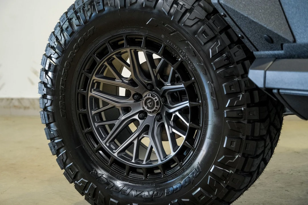 2025 Jeep JL Wrangler - Image 10 of 12