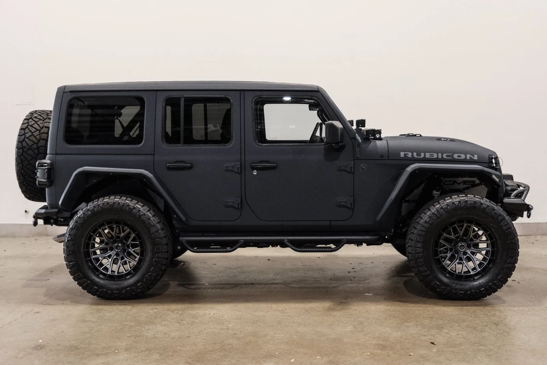 2025 Jeep JL Wrangler - Image 10 of 12