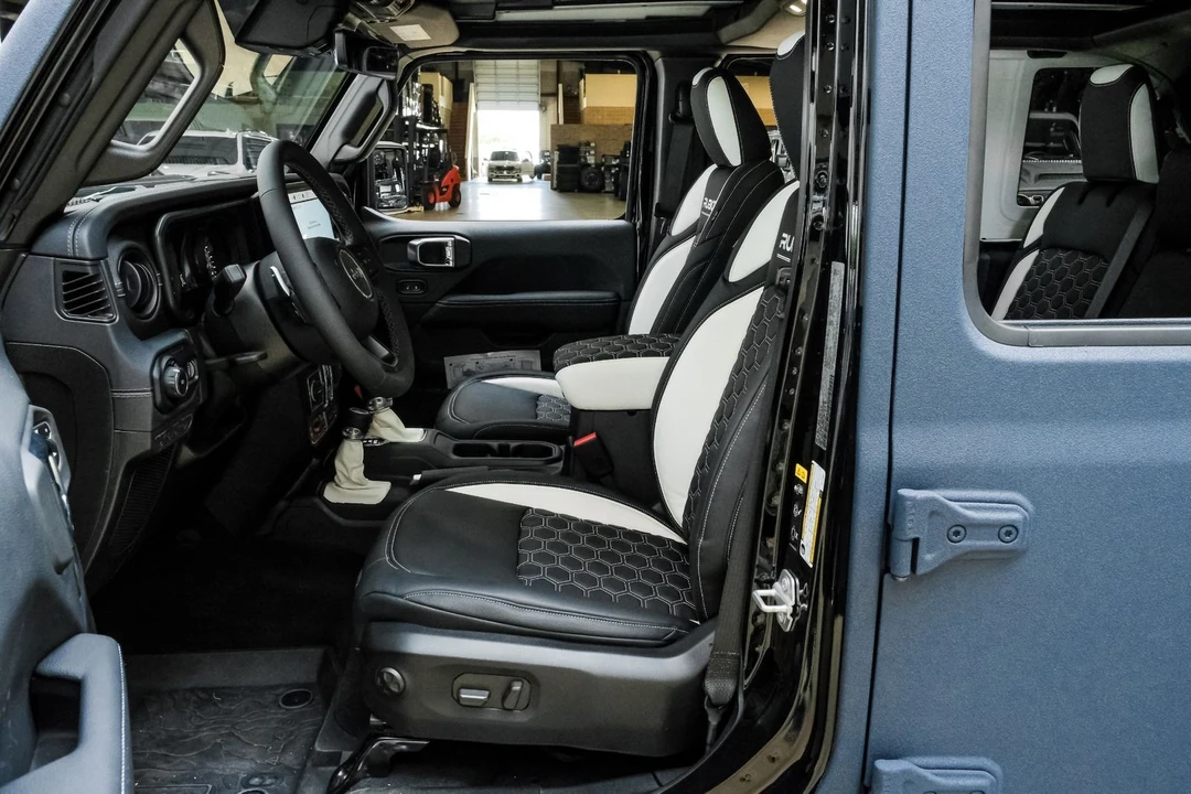 2025 Jeep JL Wrangler - Image 3 of 12