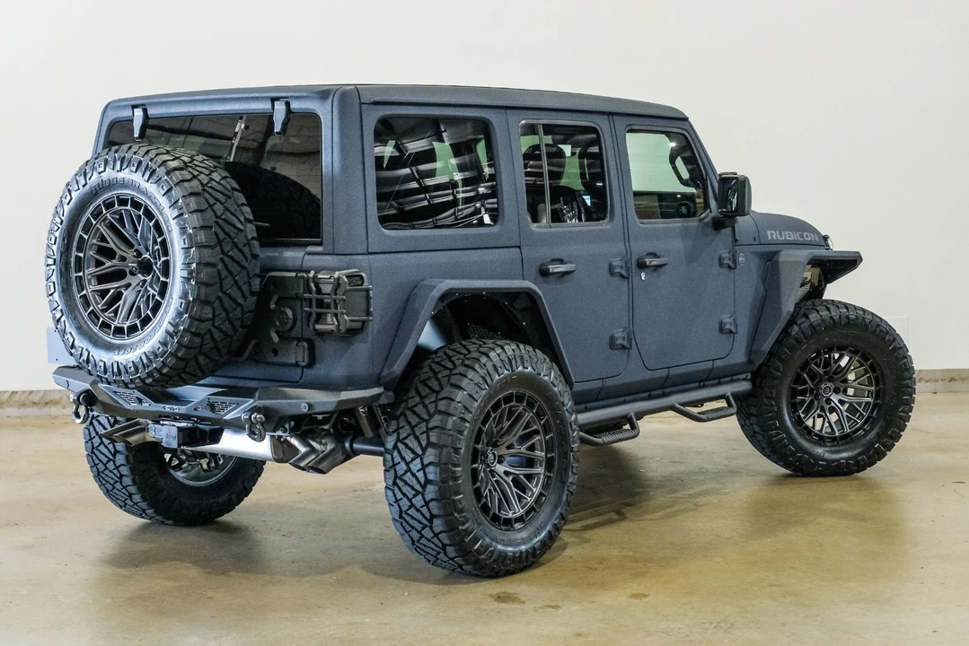 2025 Jeep JL Wrangler - Image 8 of 12