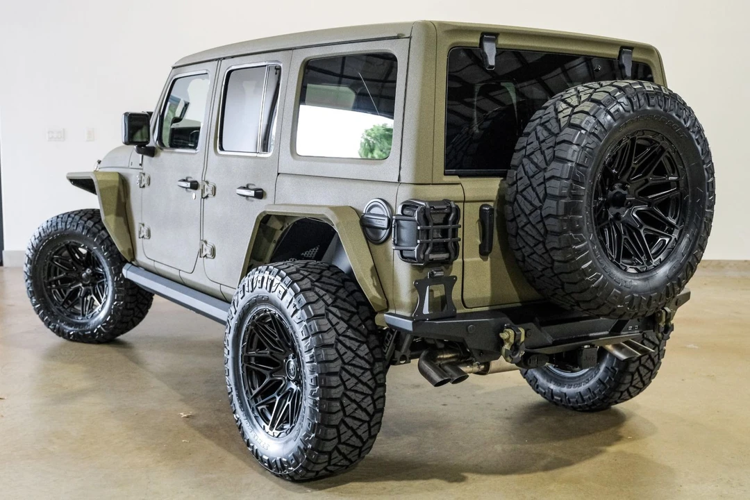 2025 Jeep JL Wrangler - Image 9 of 12