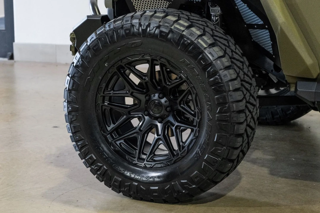 2025 Jeep JL Wrangler - Image 10 of 12