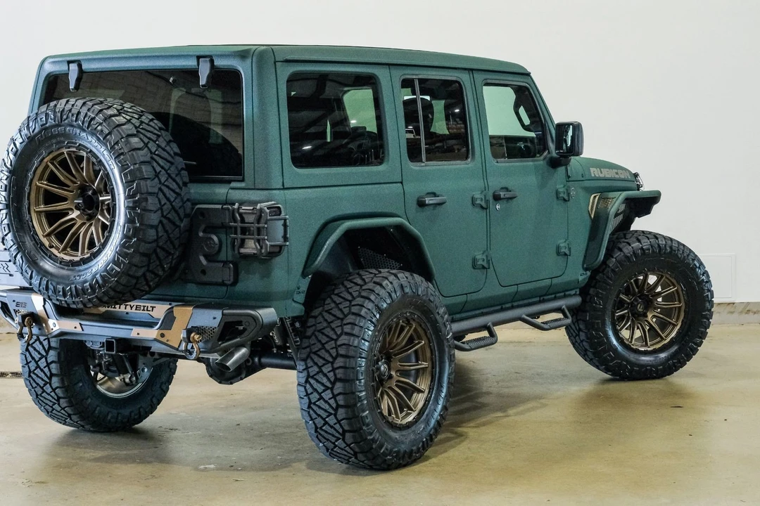 2025 Jeep JL Wrangler - Image 6 of 12