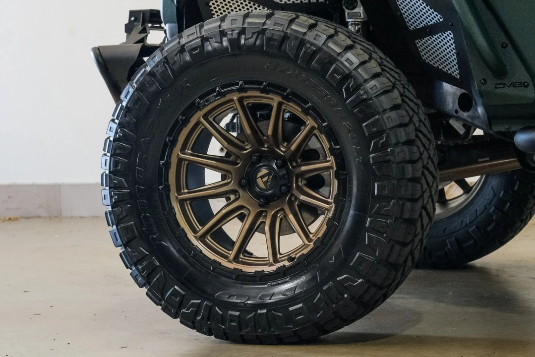 2025 Jeep JL Wrangler - Image 11 of 12