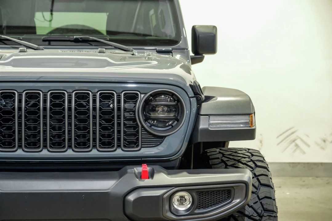 2025 Jeep JL Wrangler - Image 3 of 12