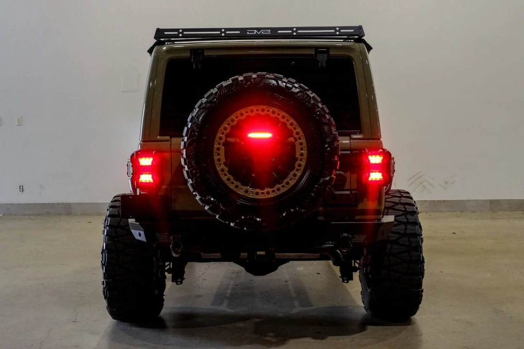 2025 Jeep JL Wrangler - Image 11 of 12