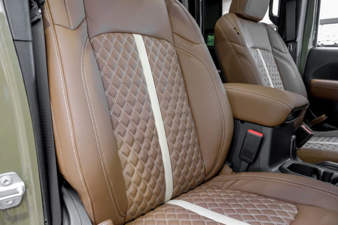 2025 Jeep JL Wrangler - Image 5 of 12