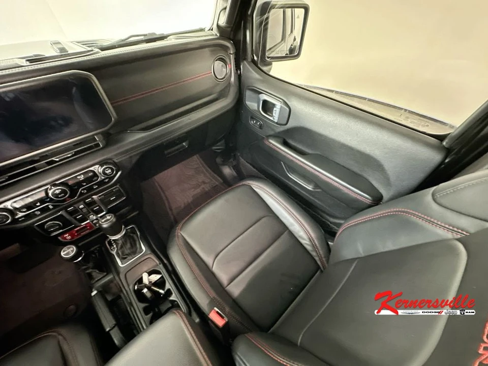 2025 Jeep JL Wrangler - Image 11 of 24