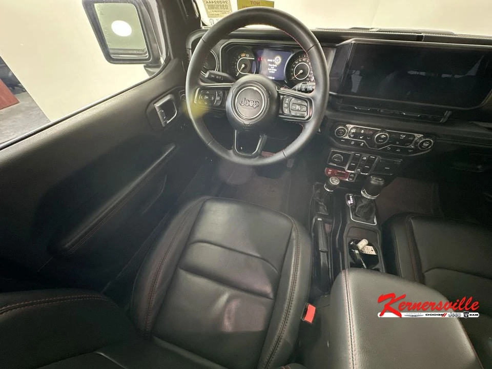 2025 Jeep JL Wrangler - Image 9 of 24