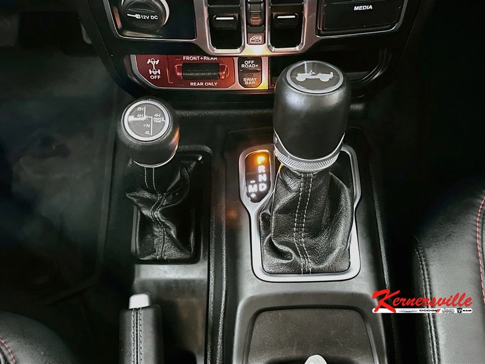 2025 Jeep JL Wrangler - Image 16 of 24