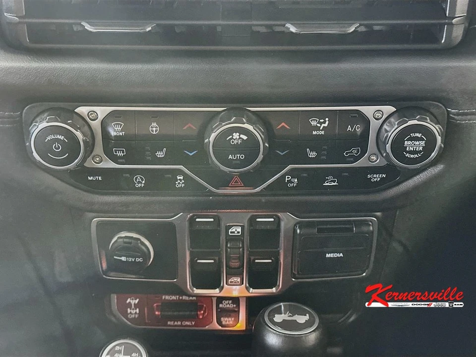 2025 Jeep JL Wrangler - Image 18 of 24