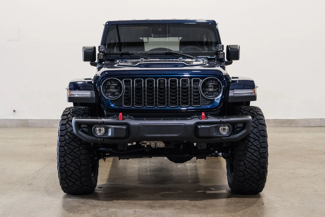 2025 Jeep JL Wrangler - Image 3 of 12