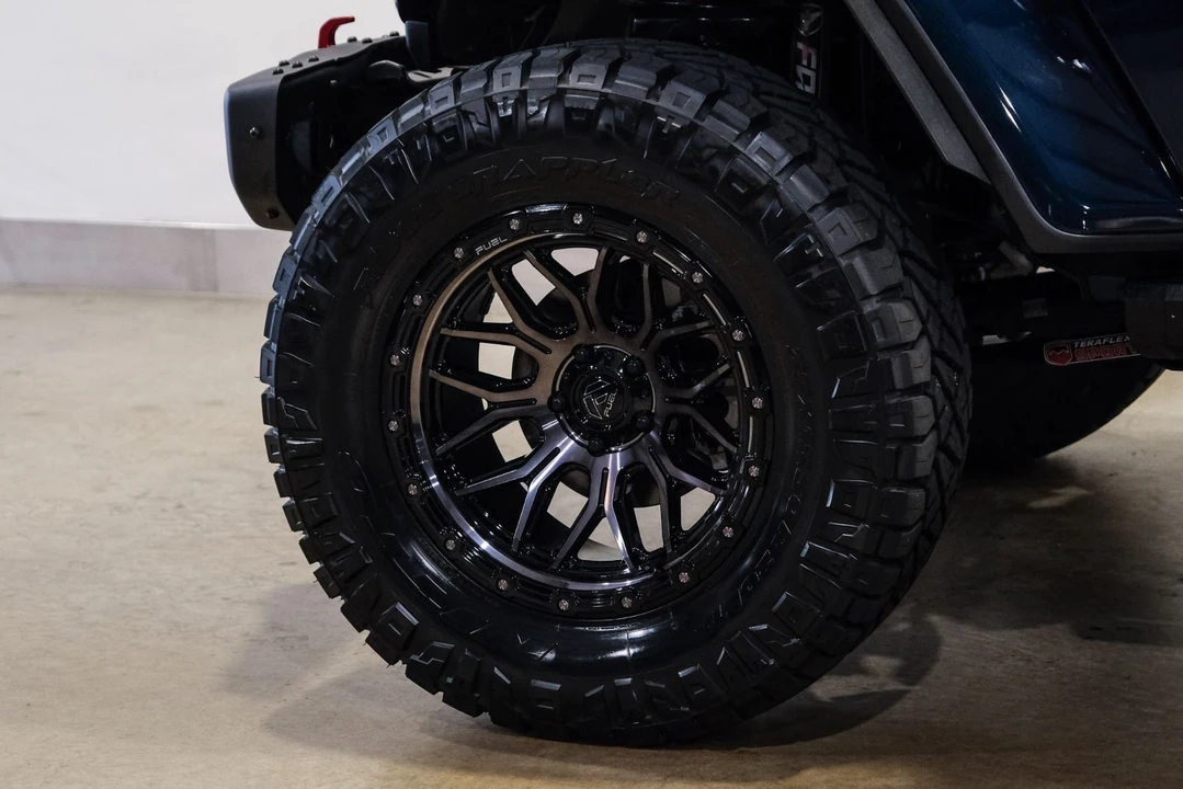 2025 Jeep JL Wrangler - Image 8 of 12