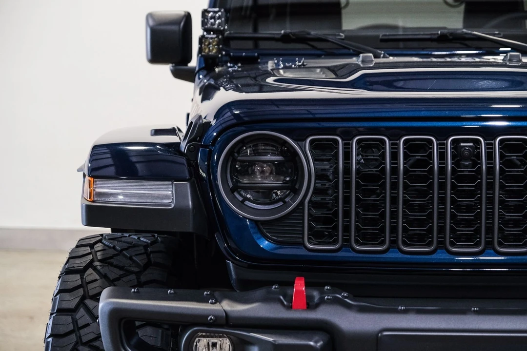 2025 Jeep JL Wrangler - Image 4 of 12