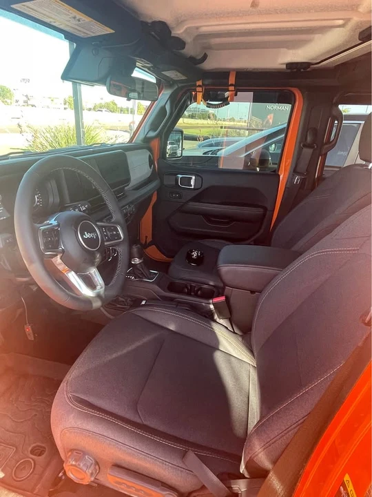 2025 Jeep JL Wrangler - Image 5 of 6