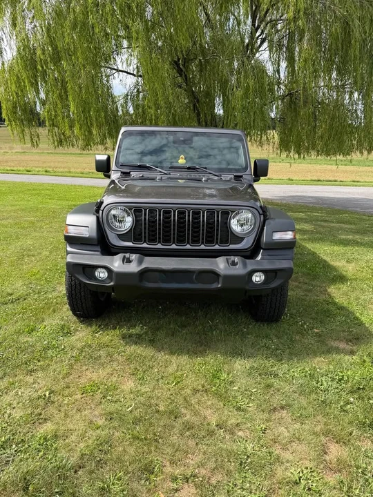 2025 Jeep JL Wrangler - Image 4 of 10
