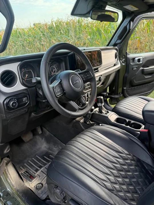 2025 Jeep JL Wrangler - Image 3 of 8