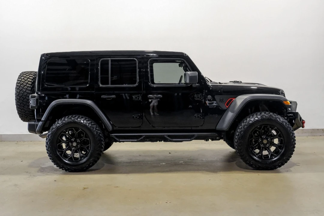 2025 Jeep JL Wrangler - Image 10 of 12