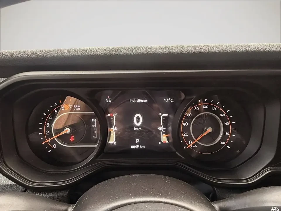 2025 Jeep JL Wrangler - Image 19 of 20