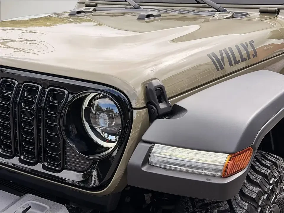 2025 Jeep JL Wrangler - Image 9 of 20