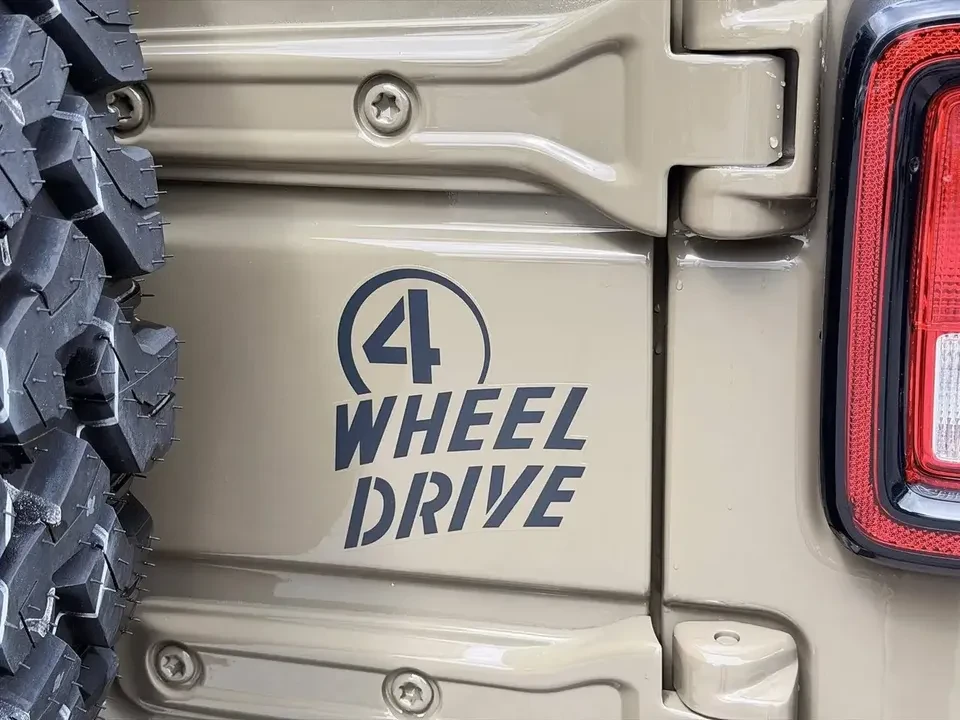2025 Jeep JL Wrangler - Image 11 of 20