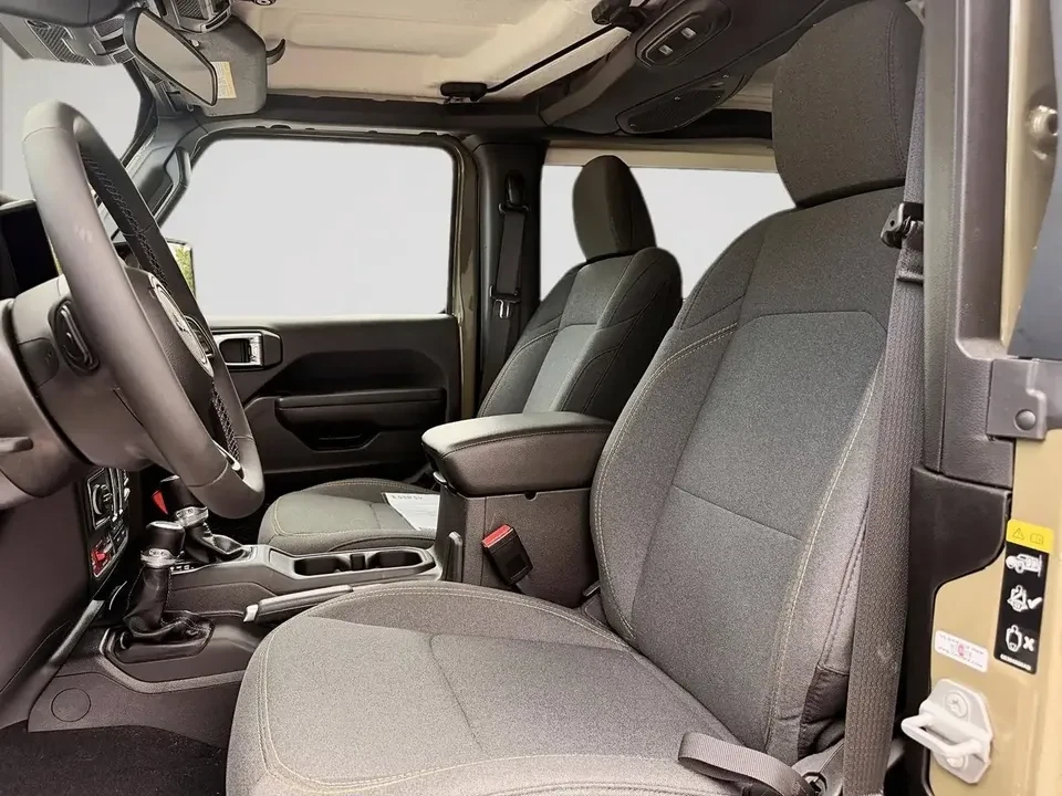 2025 Jeep JL Wrangler - Image 13 of 20