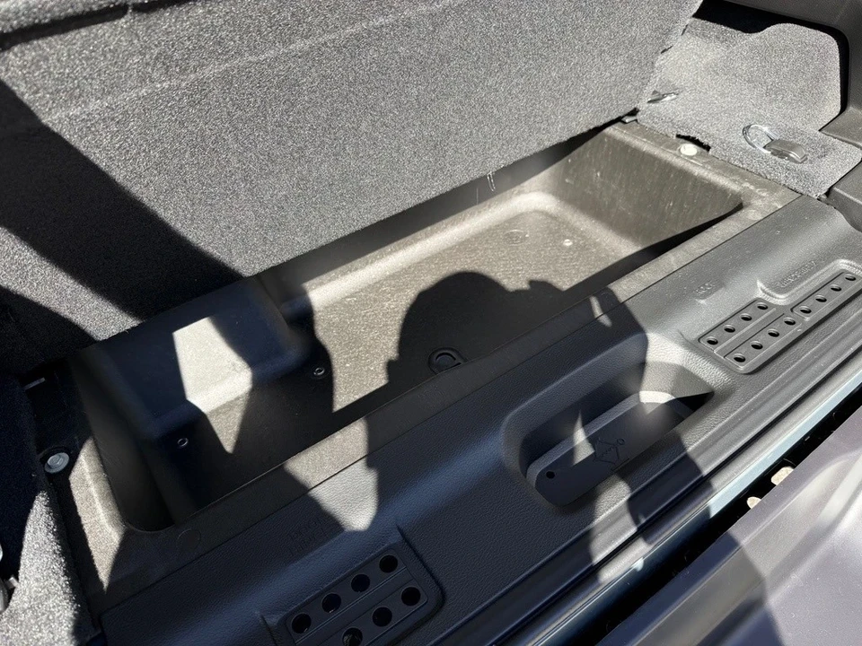 2025 Jeep JL Wrangler - Image 17 of 21