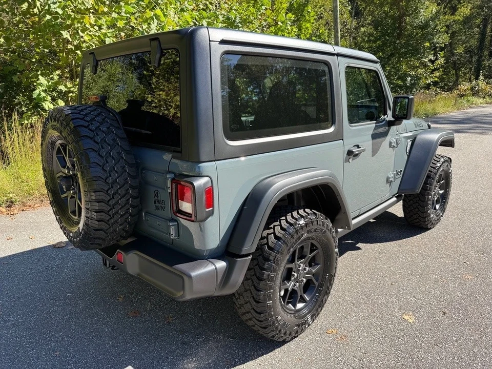 2025 Jeep JL Wrangler - Image 7 of 21