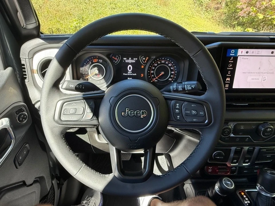 2025 Jeep JL Wrangler - Image 20 of 21
