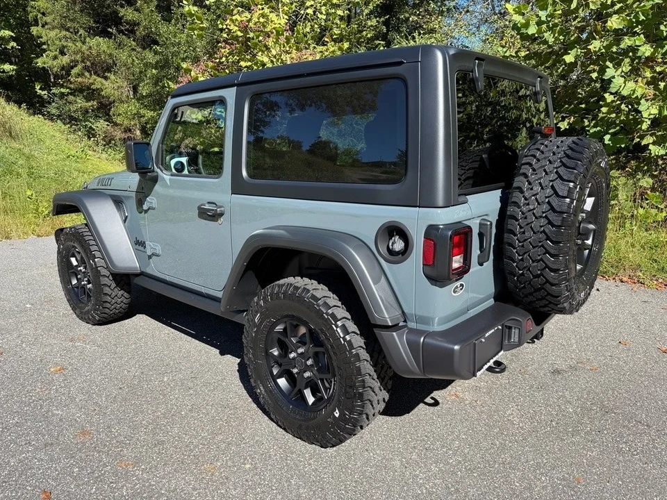 2025 Jeep JL Wrangler - Image 9 of 21