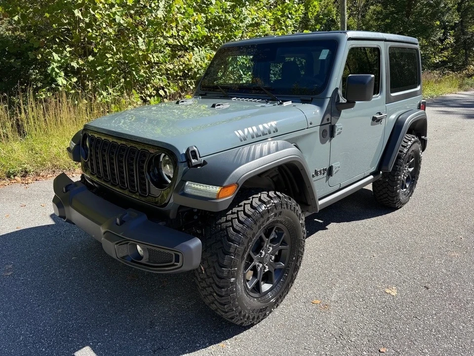 2025 Jeep JL Wrangler - Image 3 of 21