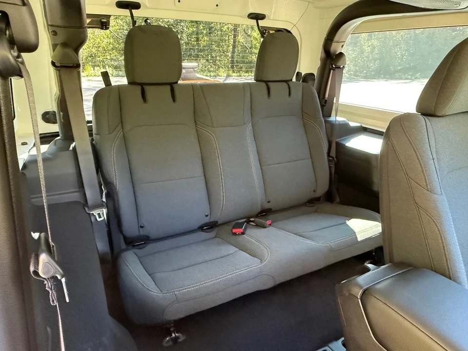 2025 Jeep JL Wrangler - Image 18 of 21