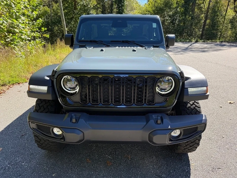 2025 Jeep JL Wrangler - Image 4 of 21