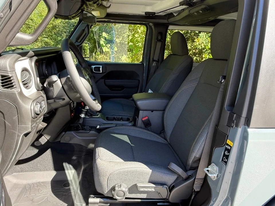 2025 Jeep JL Wrangler - Image 12 of 21