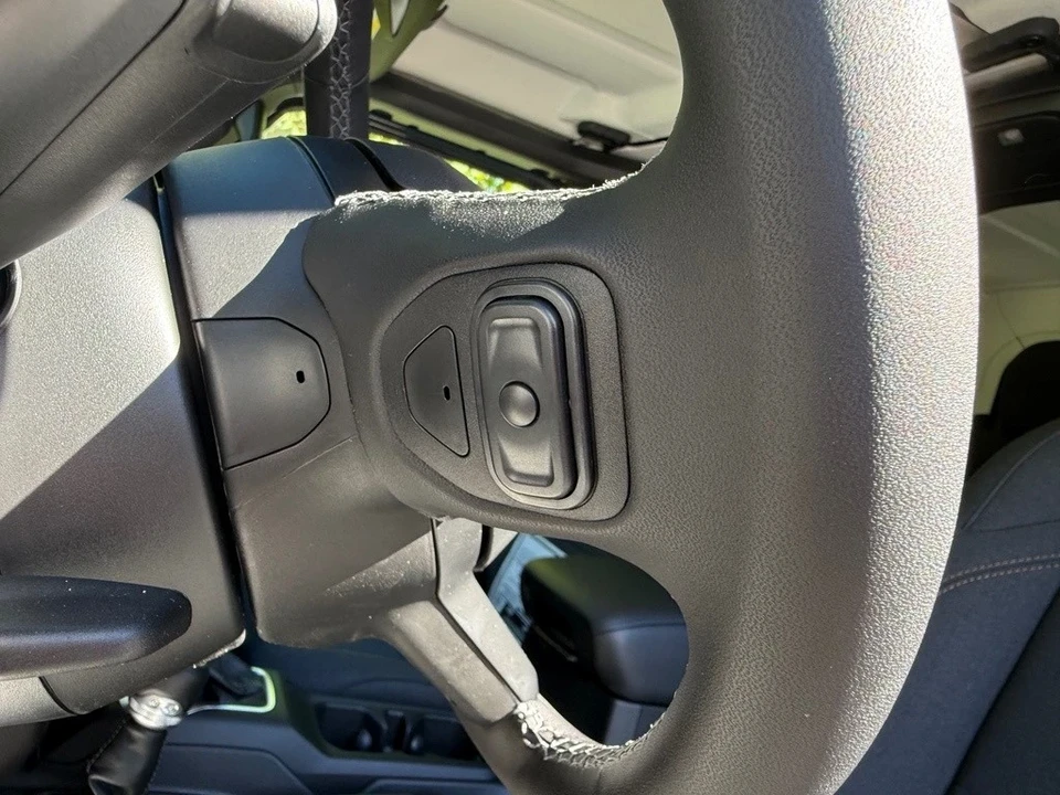 2025 Jeep JL Wrangler - Image 14 of 21
