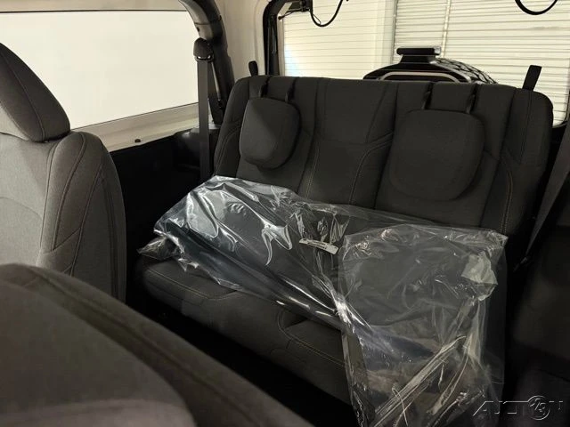 2025 Jeep JL Wrangler - Image 14 of 17