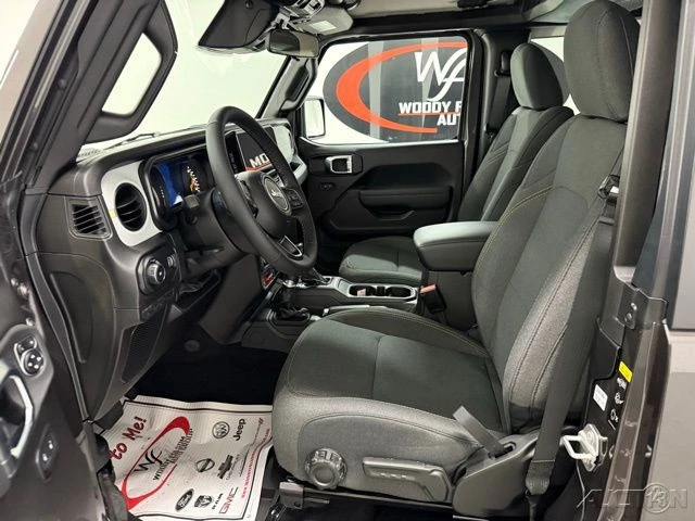 2025 Jeep JL Wrangler - Image 9 of 17