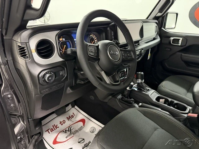 2025 Jeep JL Wrangler - Image 9 of 12