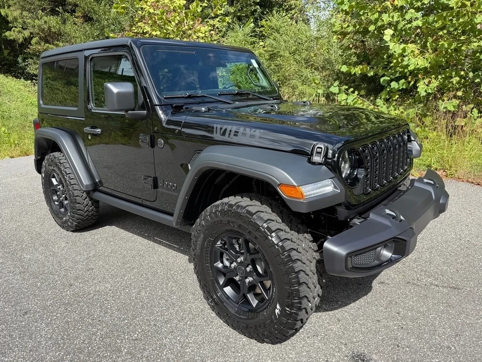 2025 Jeep JL Wrangler - Image 5 of 12