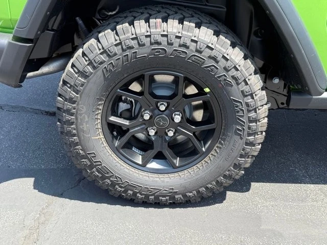 2025 Jeep JL Wrangler - Image 10 of 12