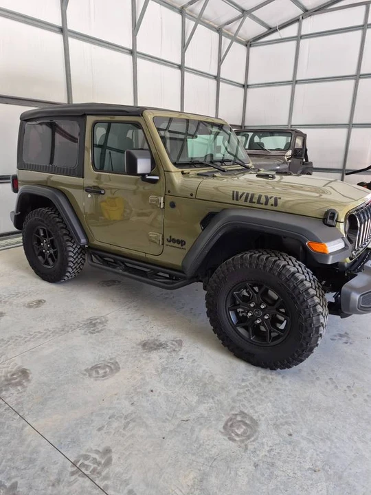 2025 Jeep JL Wrangler - Image 9 of 10
