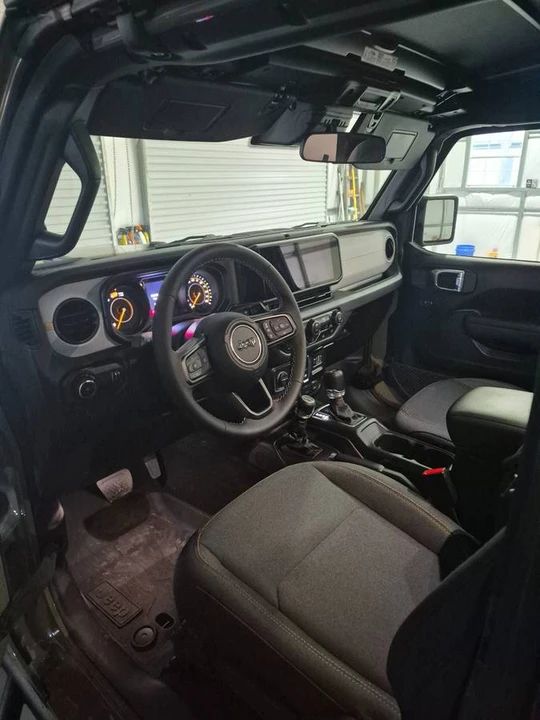 2025 Jeep JL Wrangler - Image 4 of 10