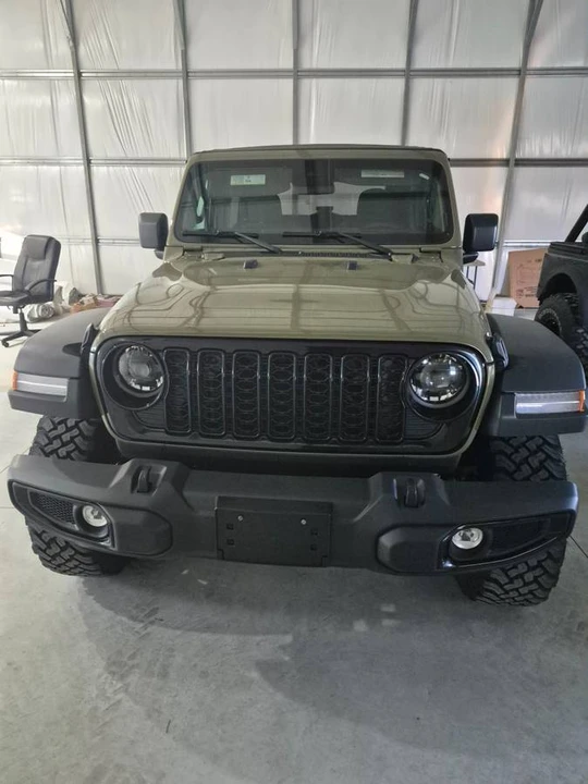 2025 Jeep JL Wrangler - Image 3 of 10