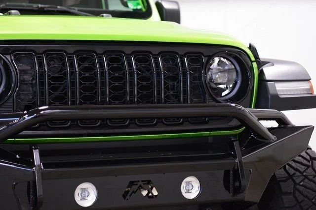 2025 Jeep JL Wrangler - Image 9 of 21