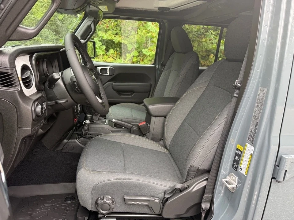 2025 Jeep JL Wrangler - Image 12 of 21