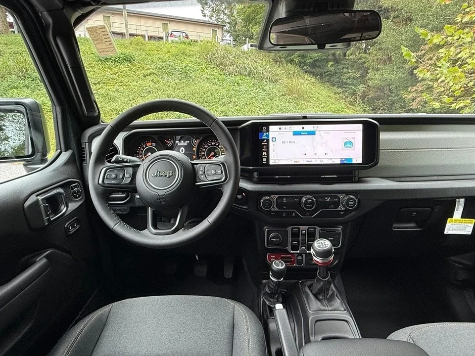 2025 Jeep JL Wrangler - Image 11 of 21