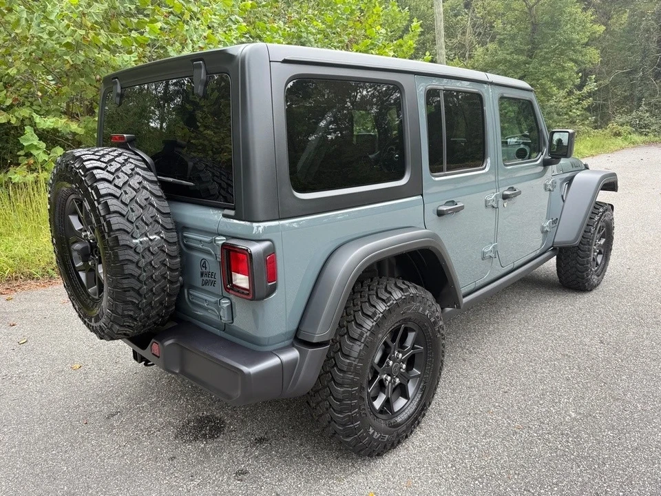 2025 Jeep JL Wrangler - Image 7 of 21