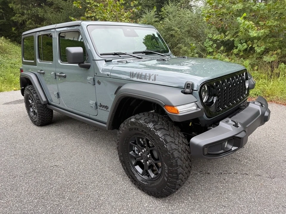 2025 Jeep JL Wrangler - Image 5 of 21