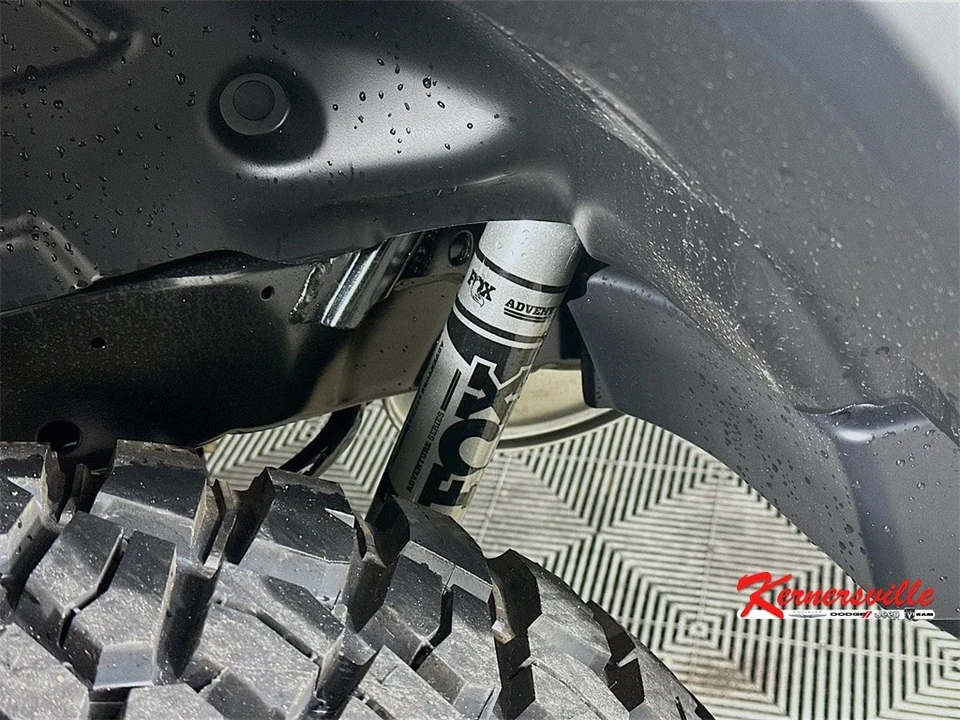 2025 Jeep JL Wrangler - Image 19 of 21