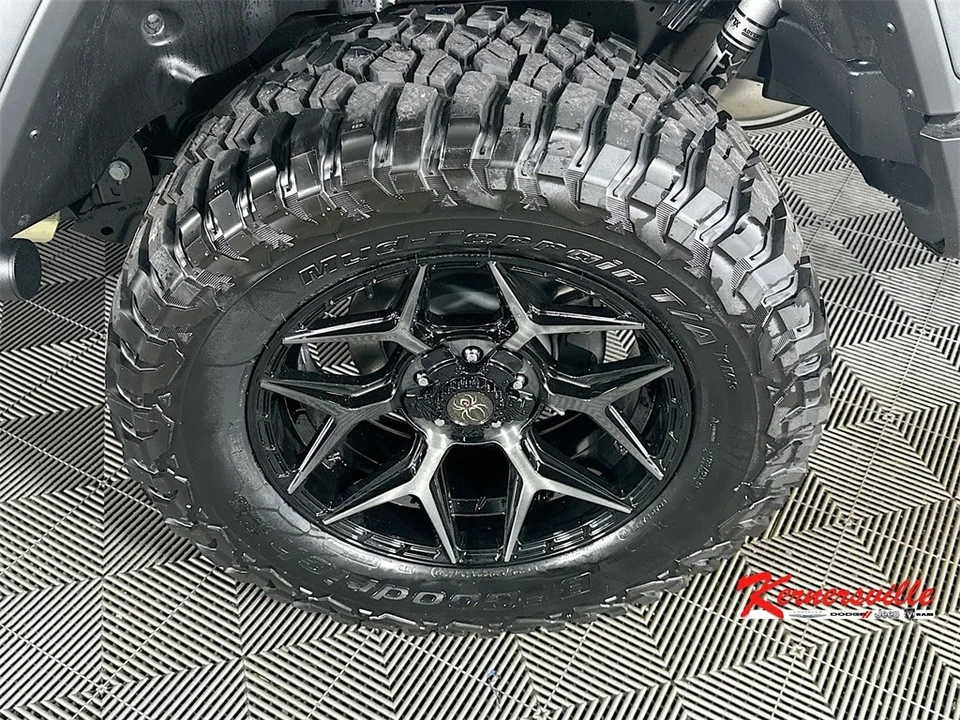2025 Jeep JL Wrangler - Image 16 of 21